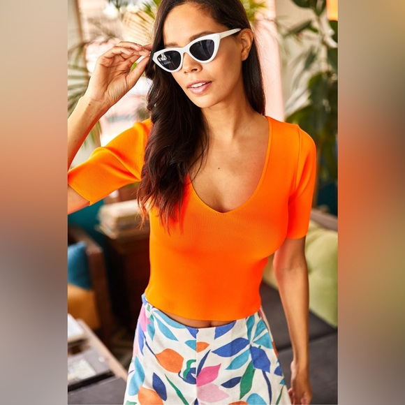 Vibrant Gretchen Scott Second Skin Tee top new with built in bra - Picture 1 of 6